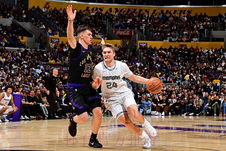 灰熊替补控卫的正负值高达+14，但莫兰特却把他赢的分都输回去了